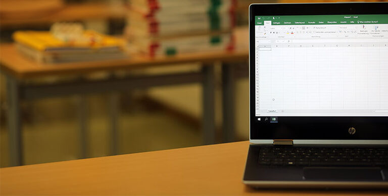 How to Freeze a Row in Excel