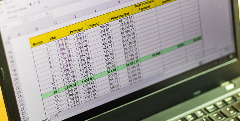 VLOOKUP vs XLOOKUP, What&rsquo;s the Difference and When to Use Them